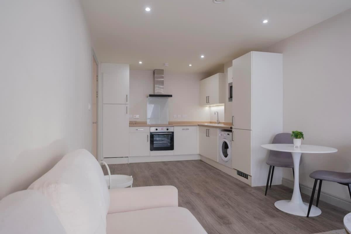 Charming 1-Bedroom Apartment In Leeds City Centre Perfect For Couples Or Solo Travelers Zewnętrze zdjęcie