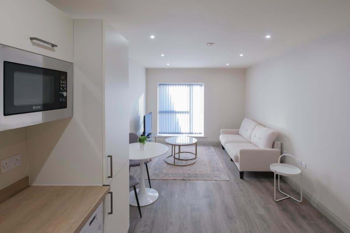 Charming 1-Bedroom Apartment In Leeds City Centre Perfect For Couples Or Solo Travelers Zewnętrze zdjęcie